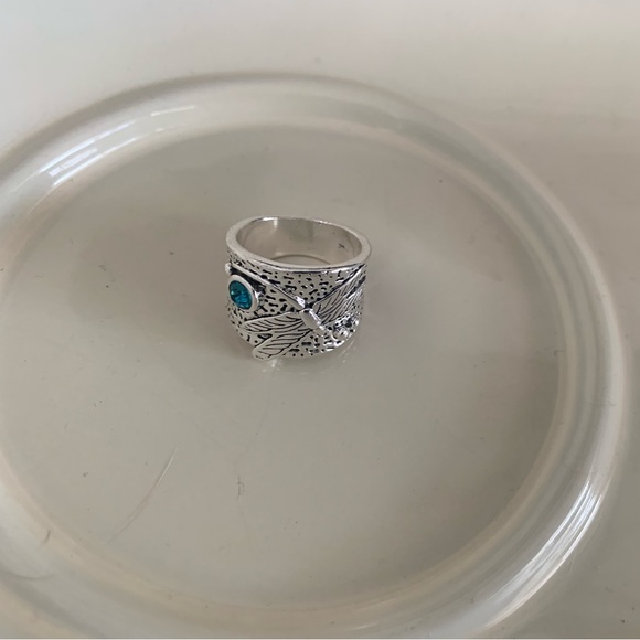 Ring - Picture 3 of 9